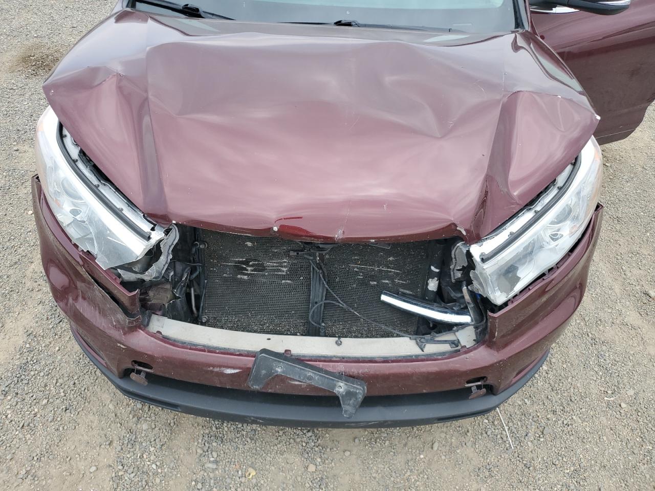 TOYOTA HIGHLANDER XLE