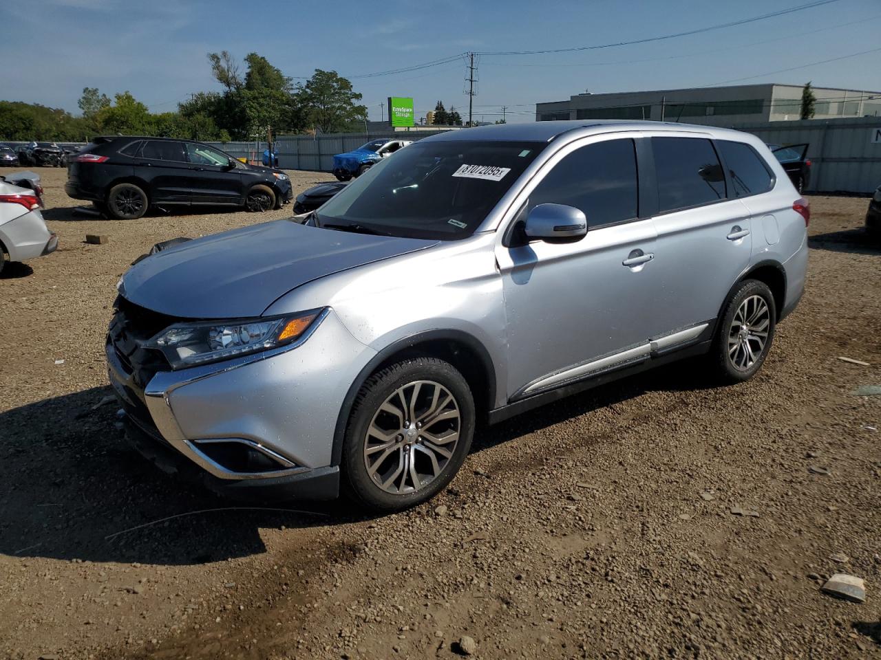 MITSUBISHI OUTLANDER SE