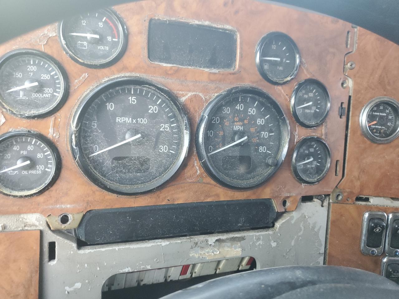 Lot #3290370763 2007 PETERBILT TRACTOR 379