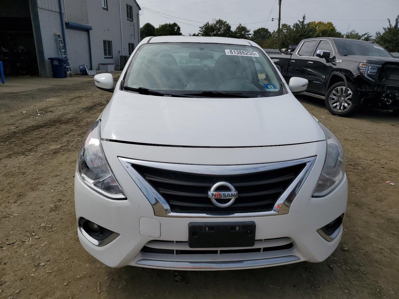 NISSAN VERSA S