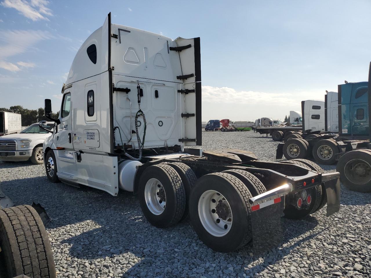 Lot #3287583028 2020 FREIGHTLINER CASCADIA 1