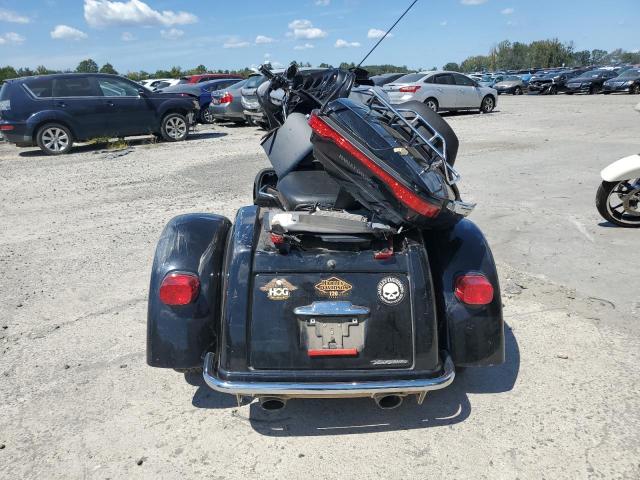 2017 HARLEY-DAVIDSON FLHTCUTG TRI GLIDE ULTRA 1HD1MAD18HB853553