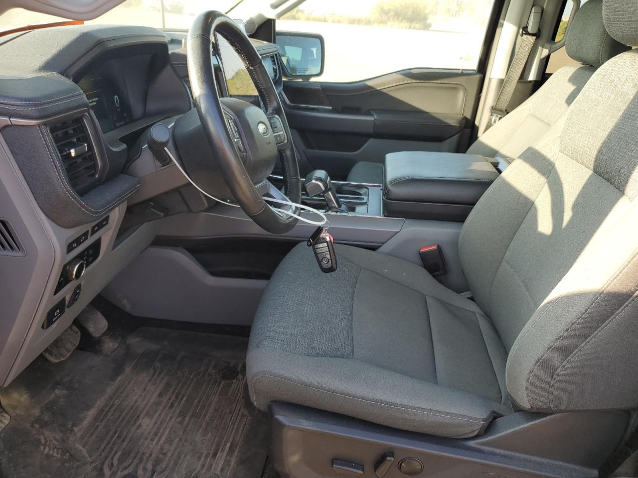 FORD F-150 LIGHTNING XLT