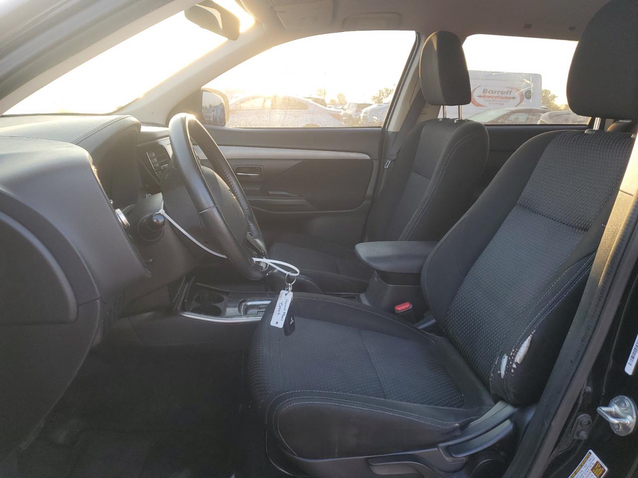 MITSUBISHI OUTLANDER SE