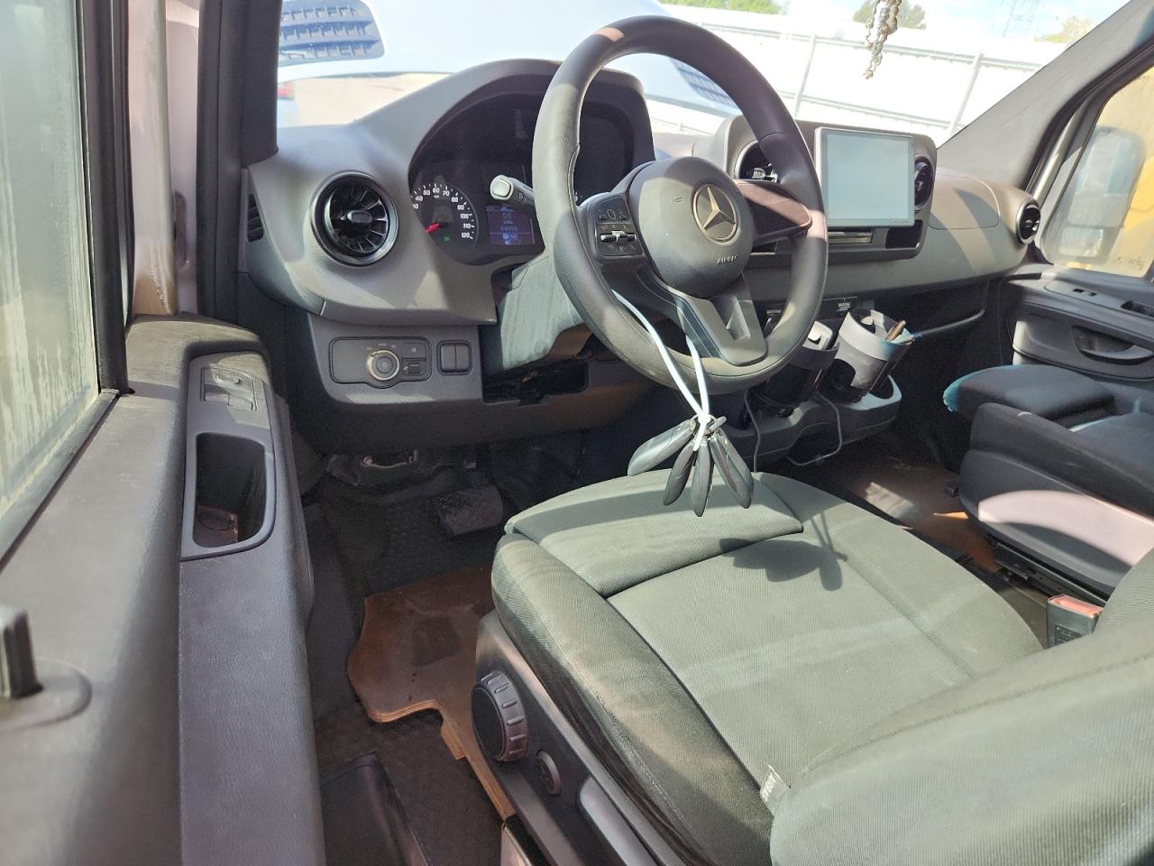 MERCEDES-BENZ SPRINTER 2500/3500