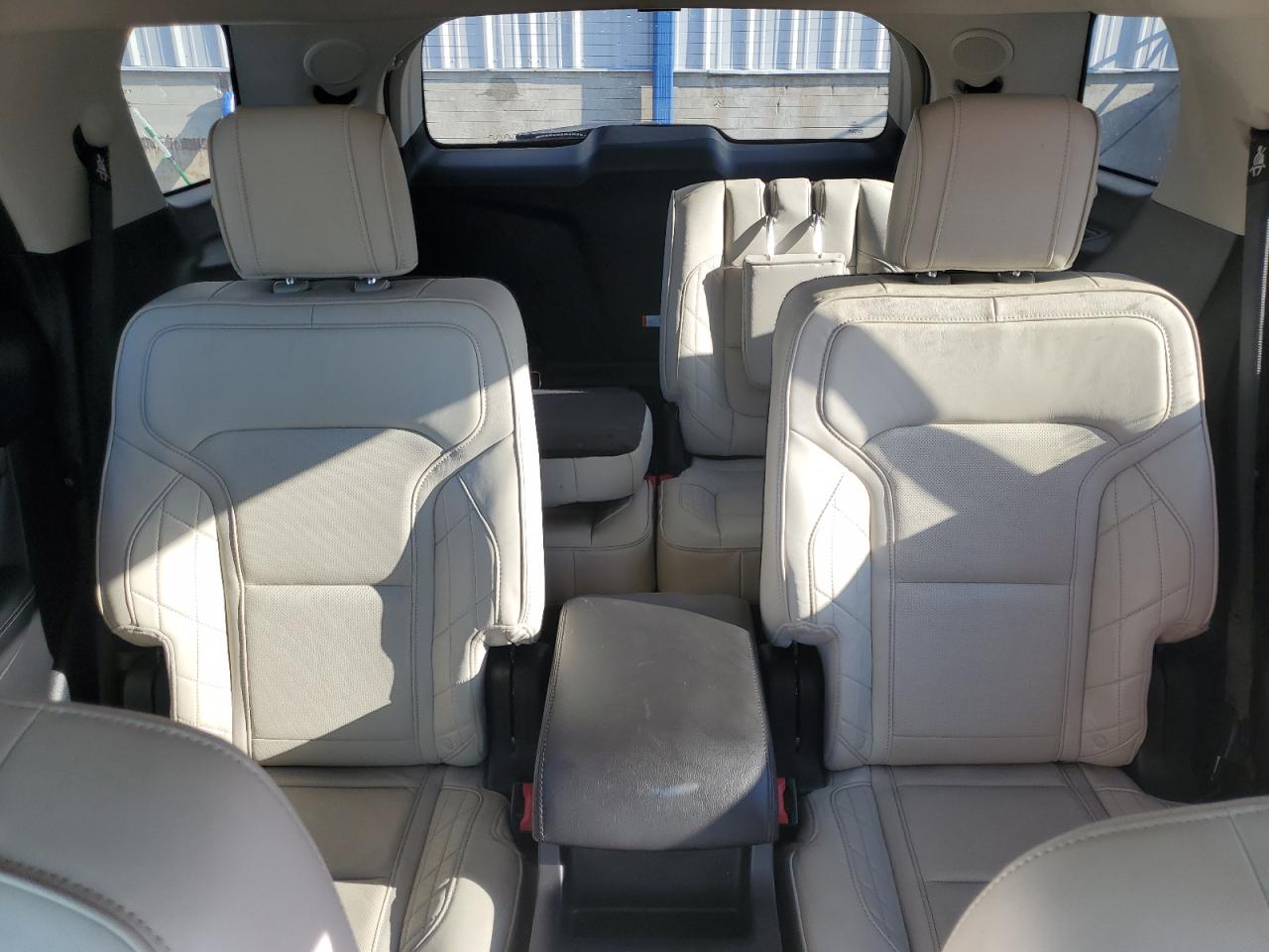 FORD EXPLORER PLATINUM