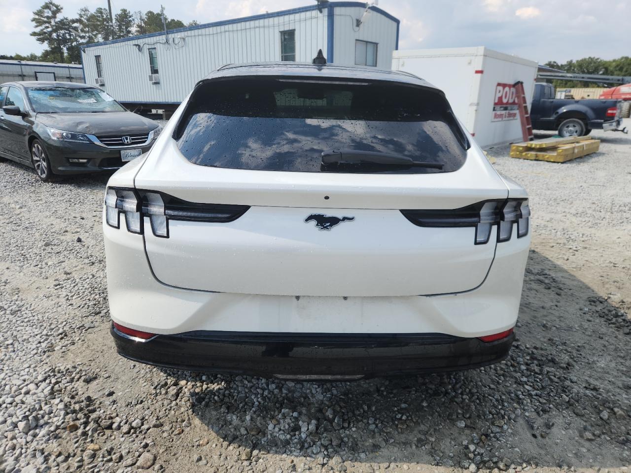 FORD MUSTANG PREMIUM