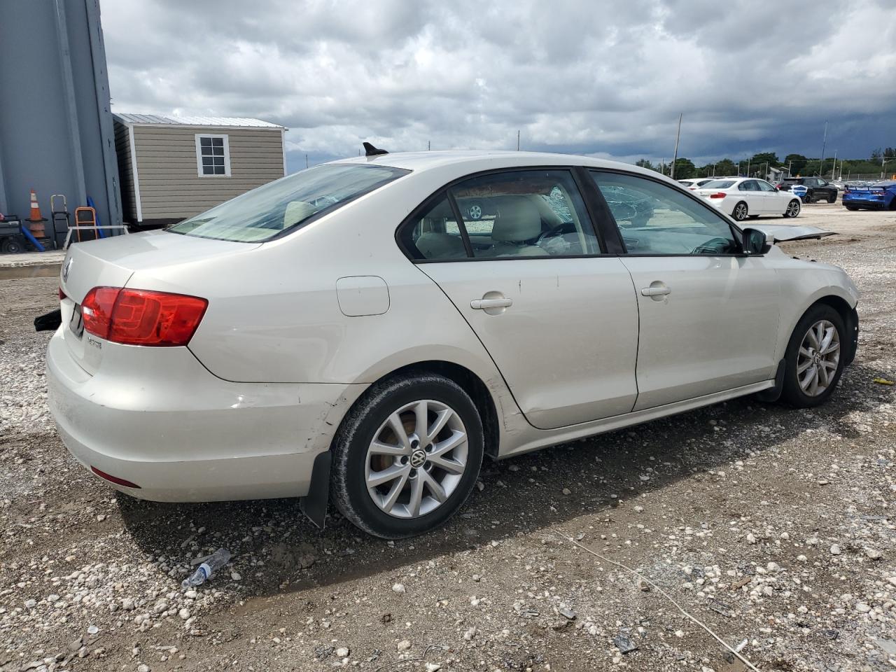 VOLKSWAGEN JETTA SE