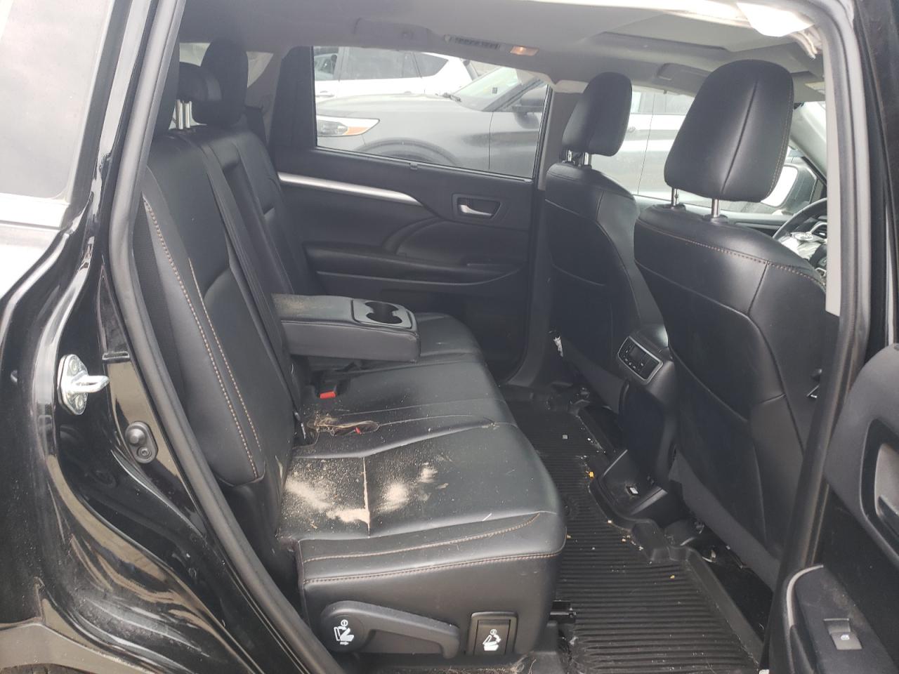 TOYOTA HIGHLANDER SE