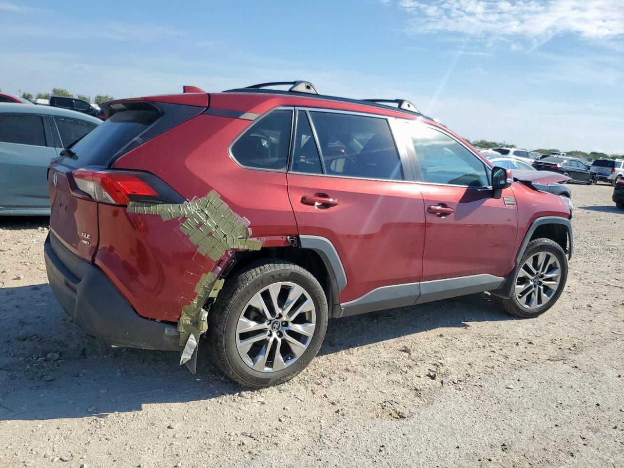 TOYOTA RAV4 XLE PREMIUM