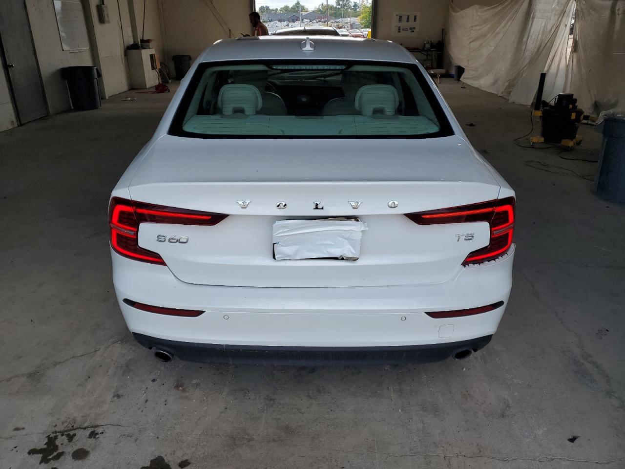 VOLVO S60 T5 MOMENTUM