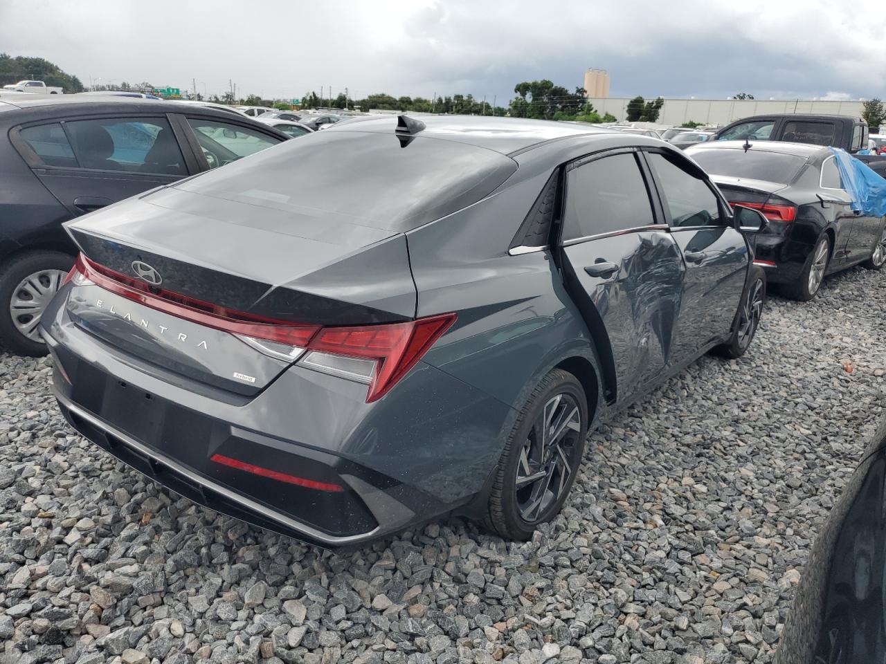 HYUNDAI ELANTRA LIMITED