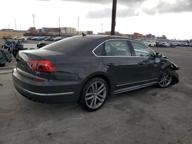 2017 VOLKSWAGEN PASSAT R-L 1VWDT7A30HC055324