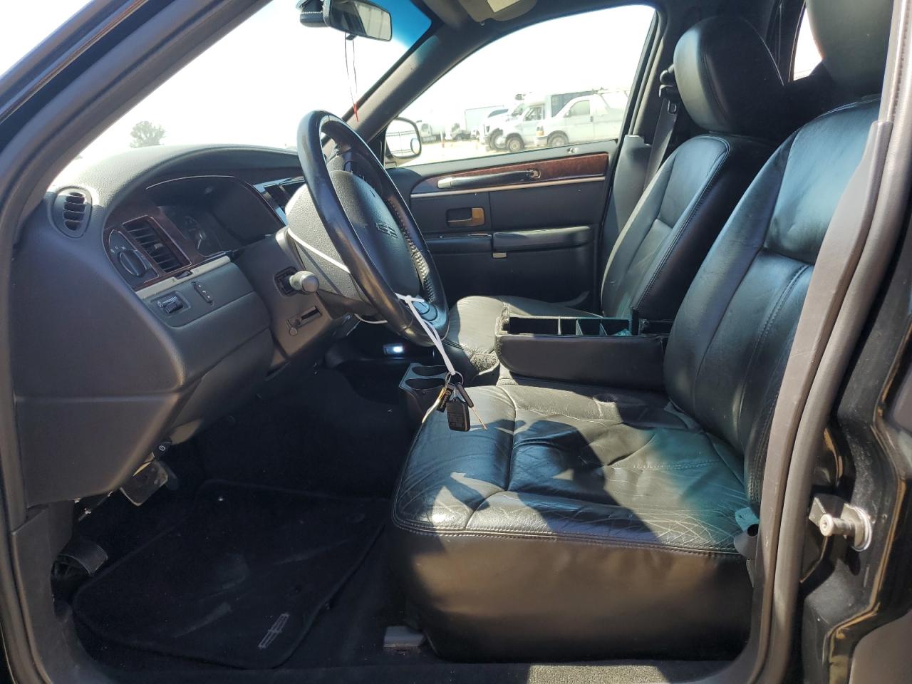 LINCOLN TOWN CAR EXECUTIVE