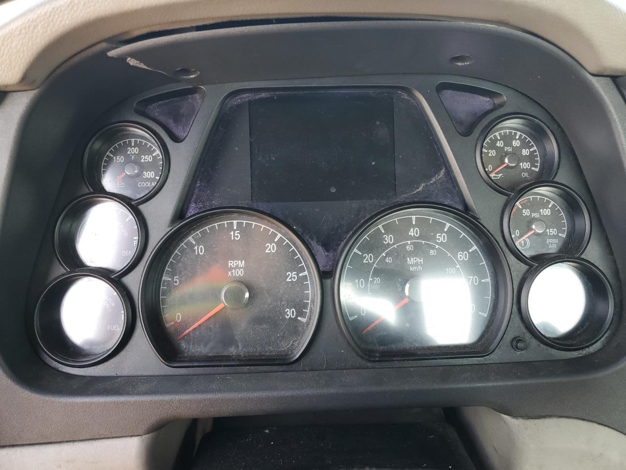 Lot #3241012705 2019 PETERBILT 579