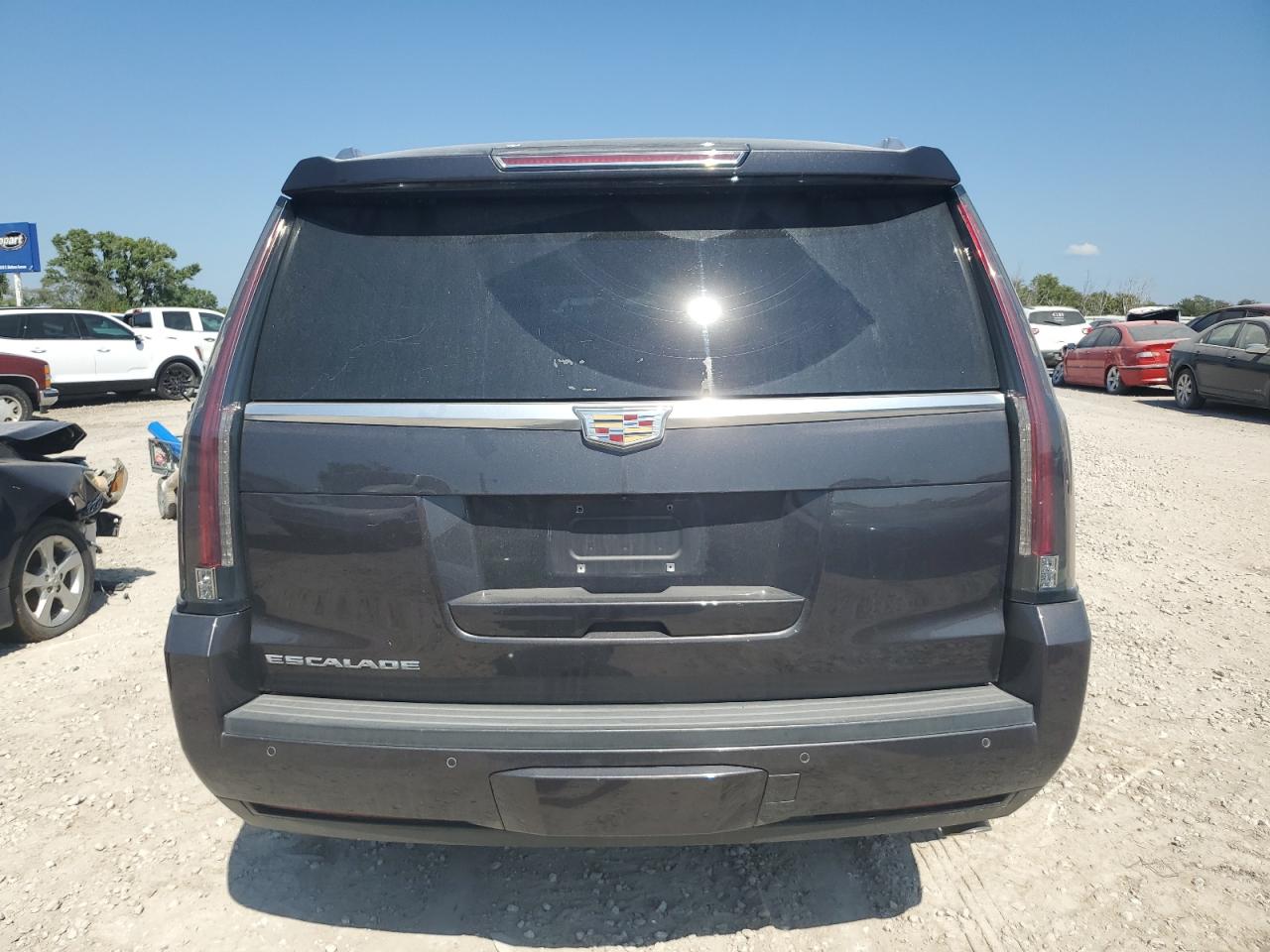 CADILLAC ESCALADE LUXURY