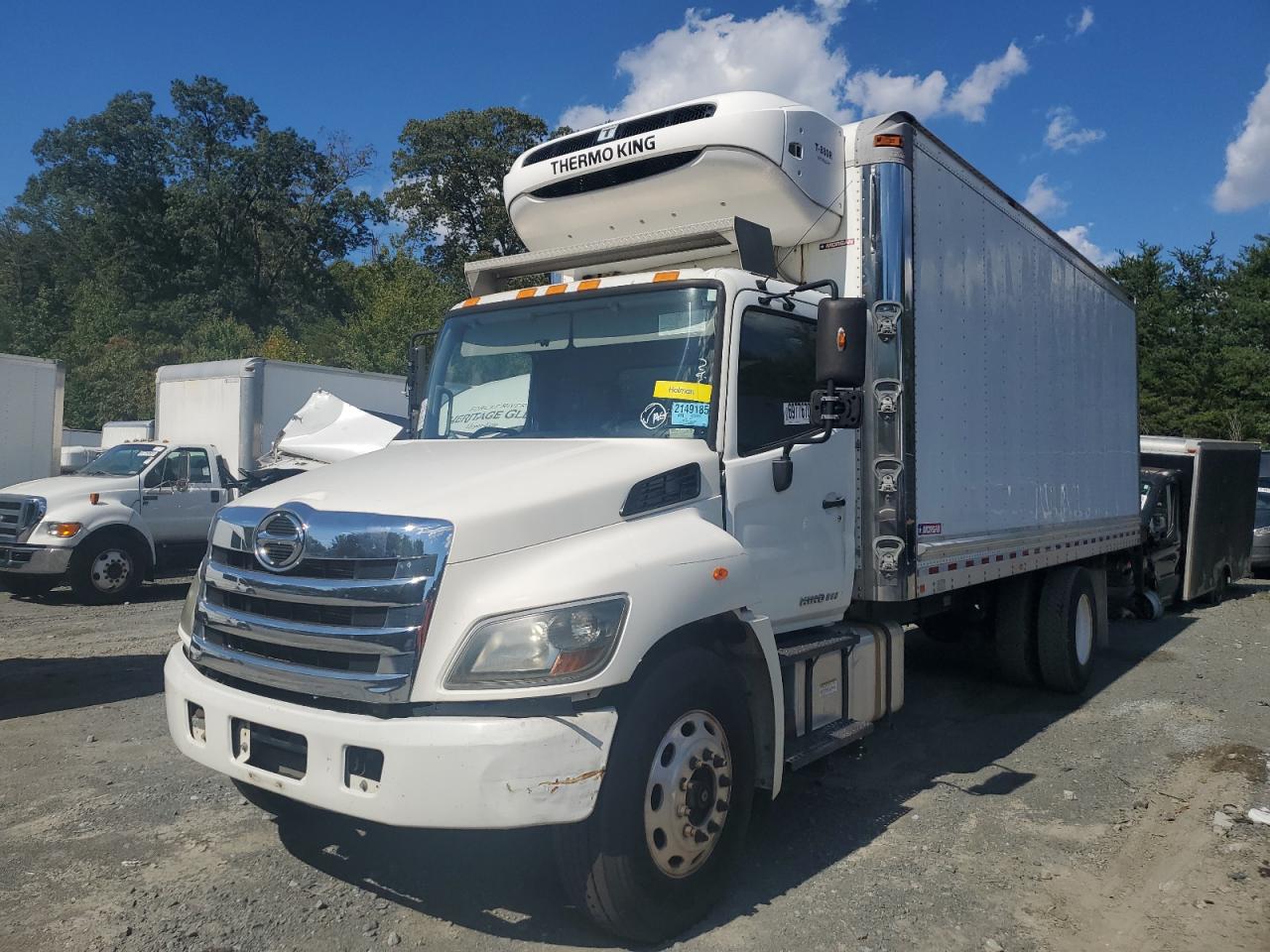 Lot #3240752137 2017 HINO 268