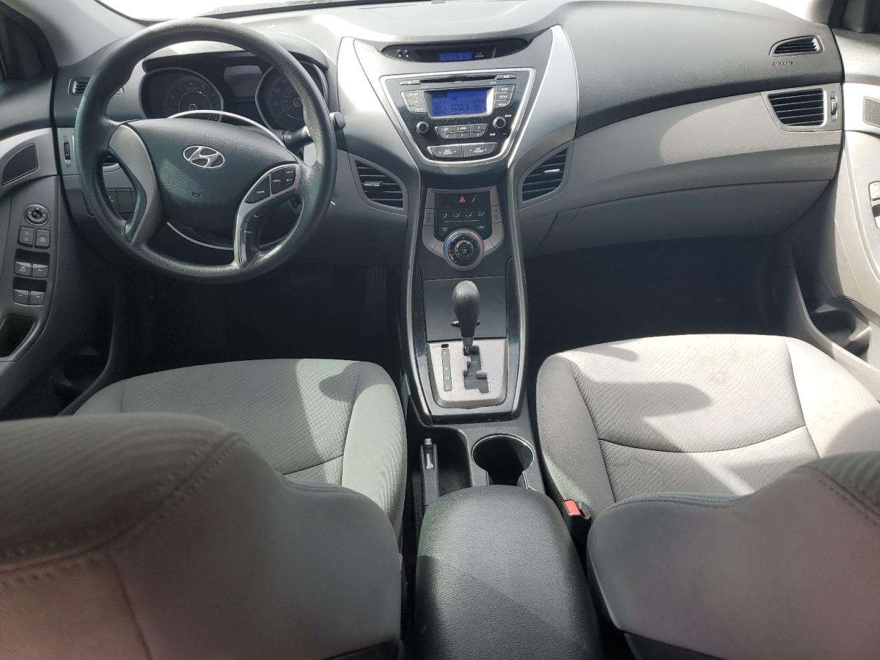 HYUNDAI ELANTRA GLS