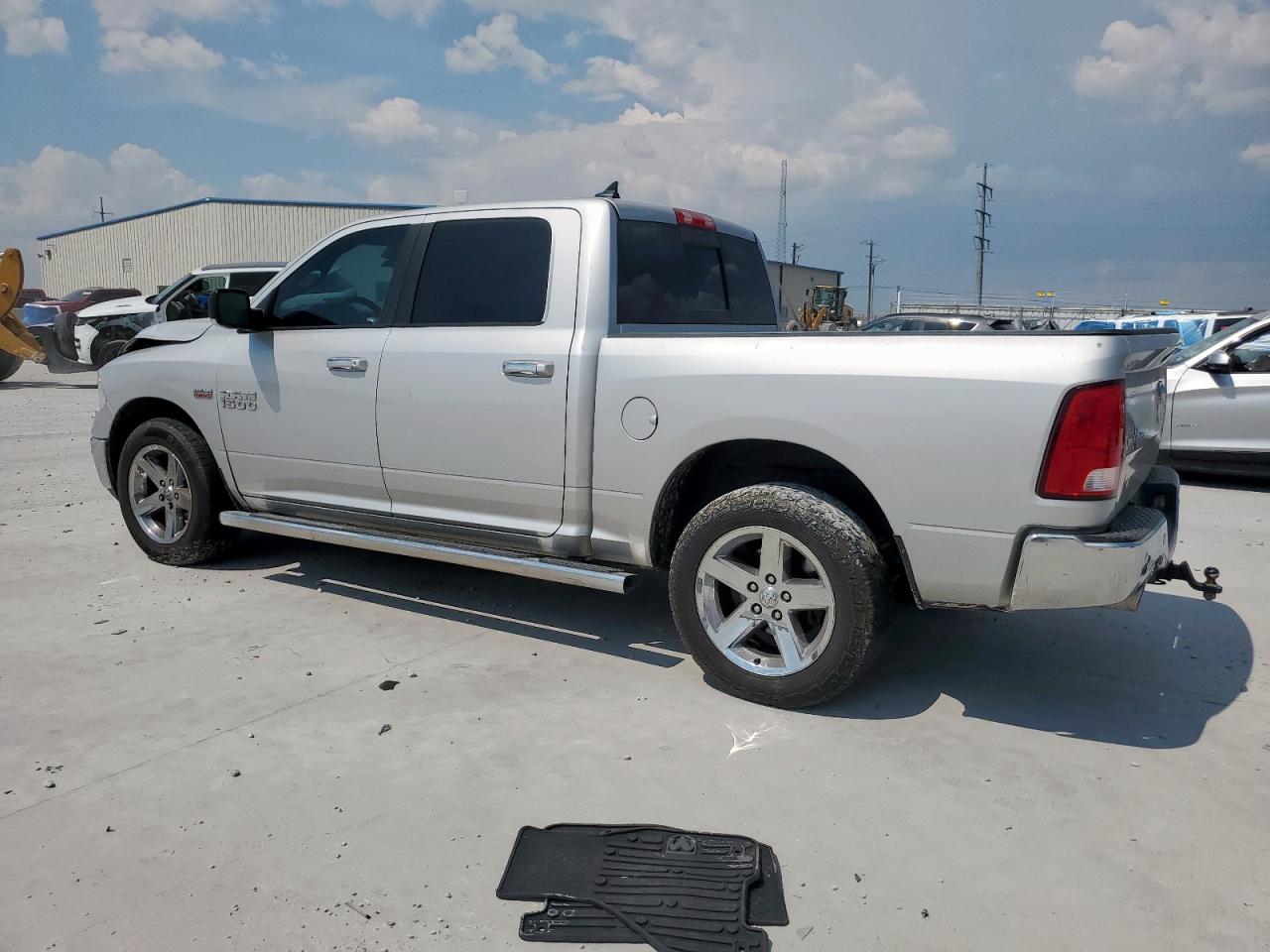 RAM 1500 SLT