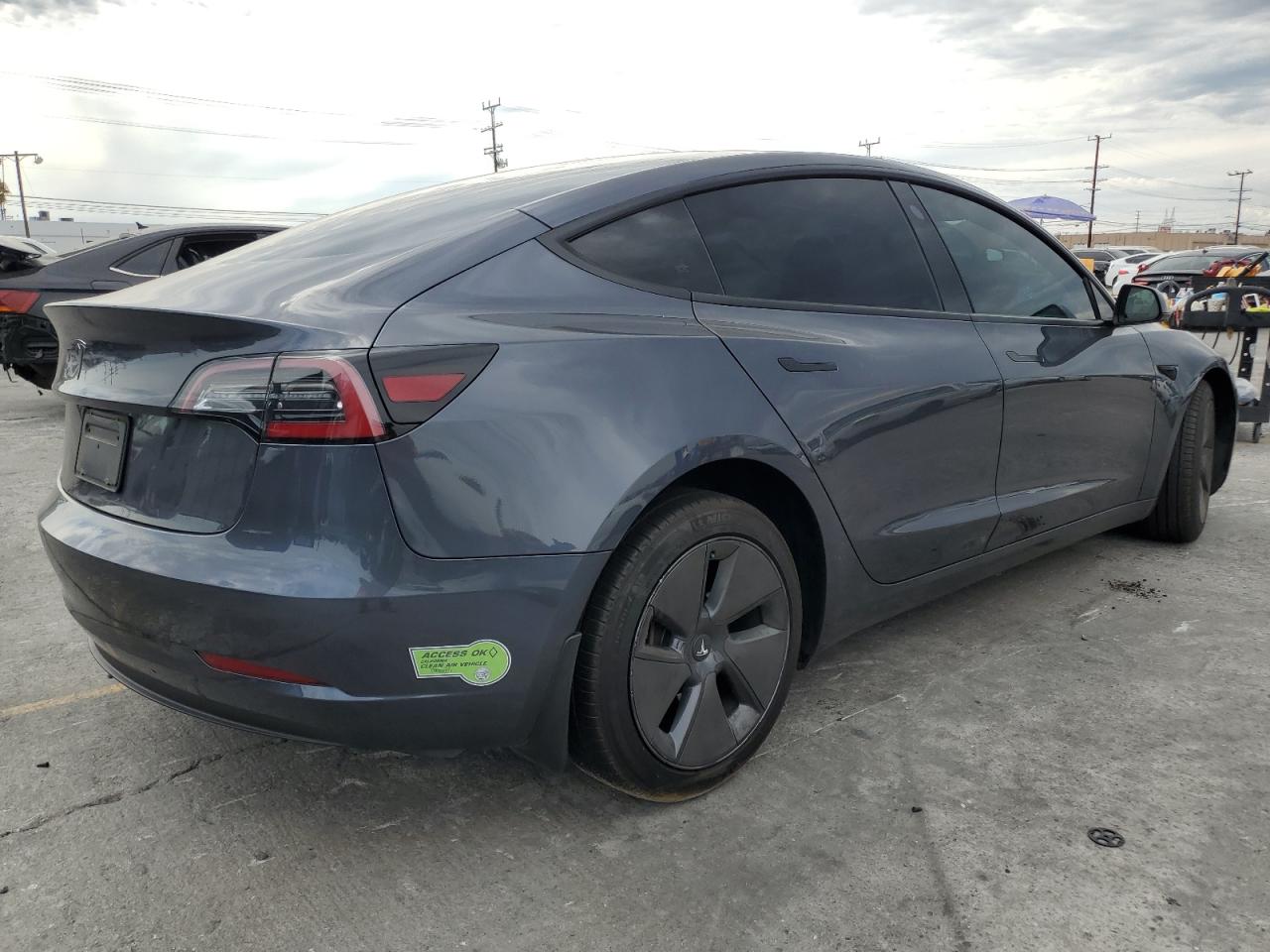 TESLA MODEL 3