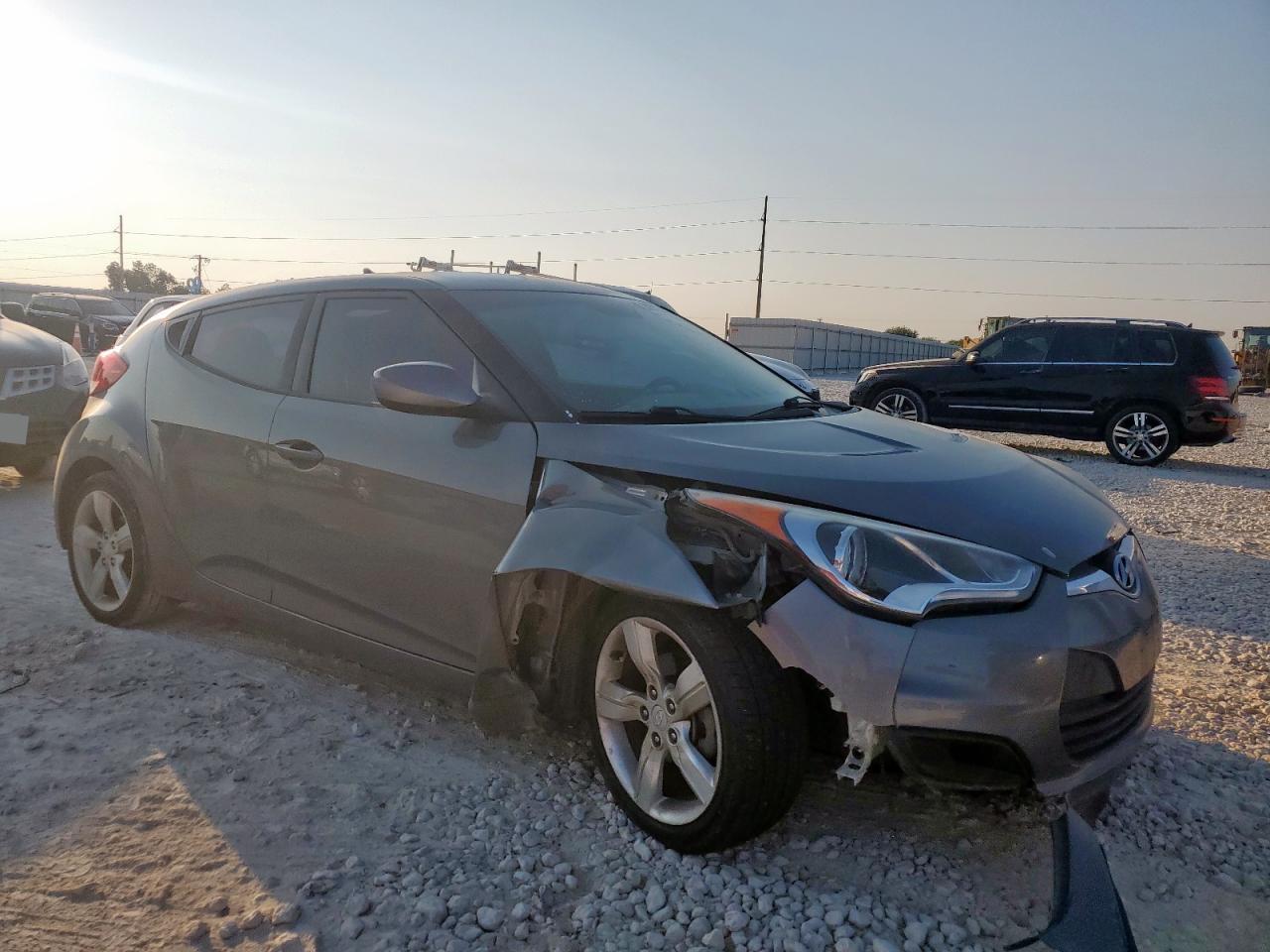 HYUNDAI VELOSTER