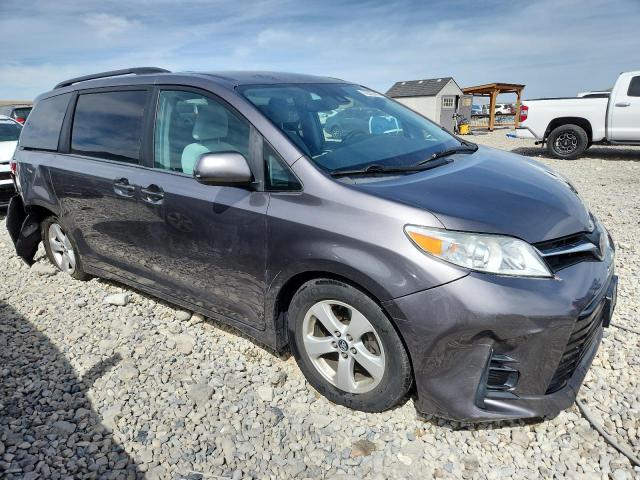 2018 TOYOTA SIENNA LE 5TDKZ3DC3JS920966