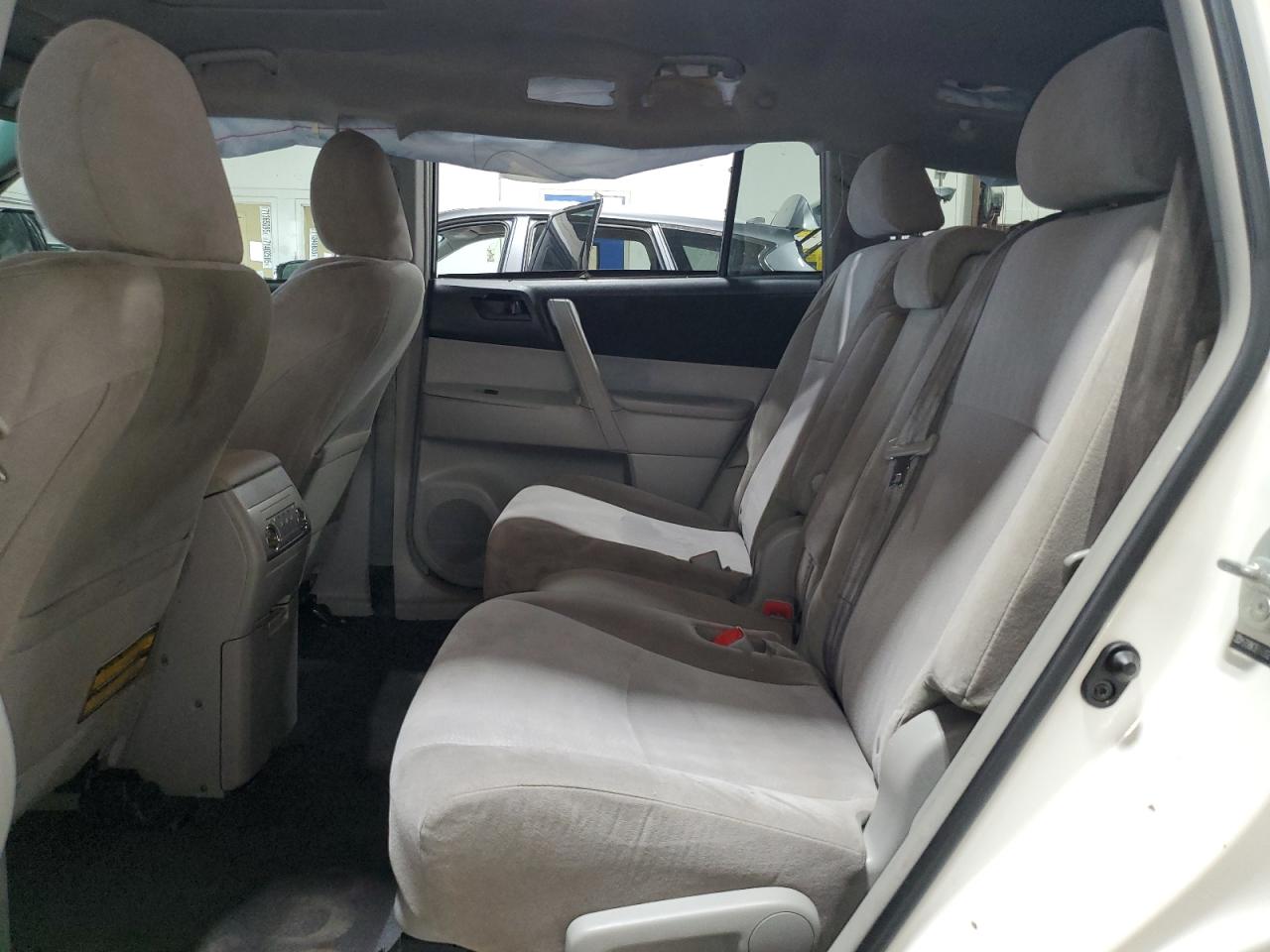 TOYOTA HIGHLANDER BASE