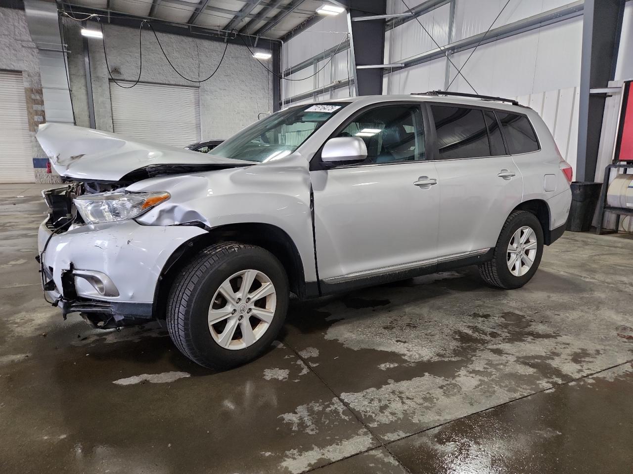 TOYOTA HIGHLANDER BASE