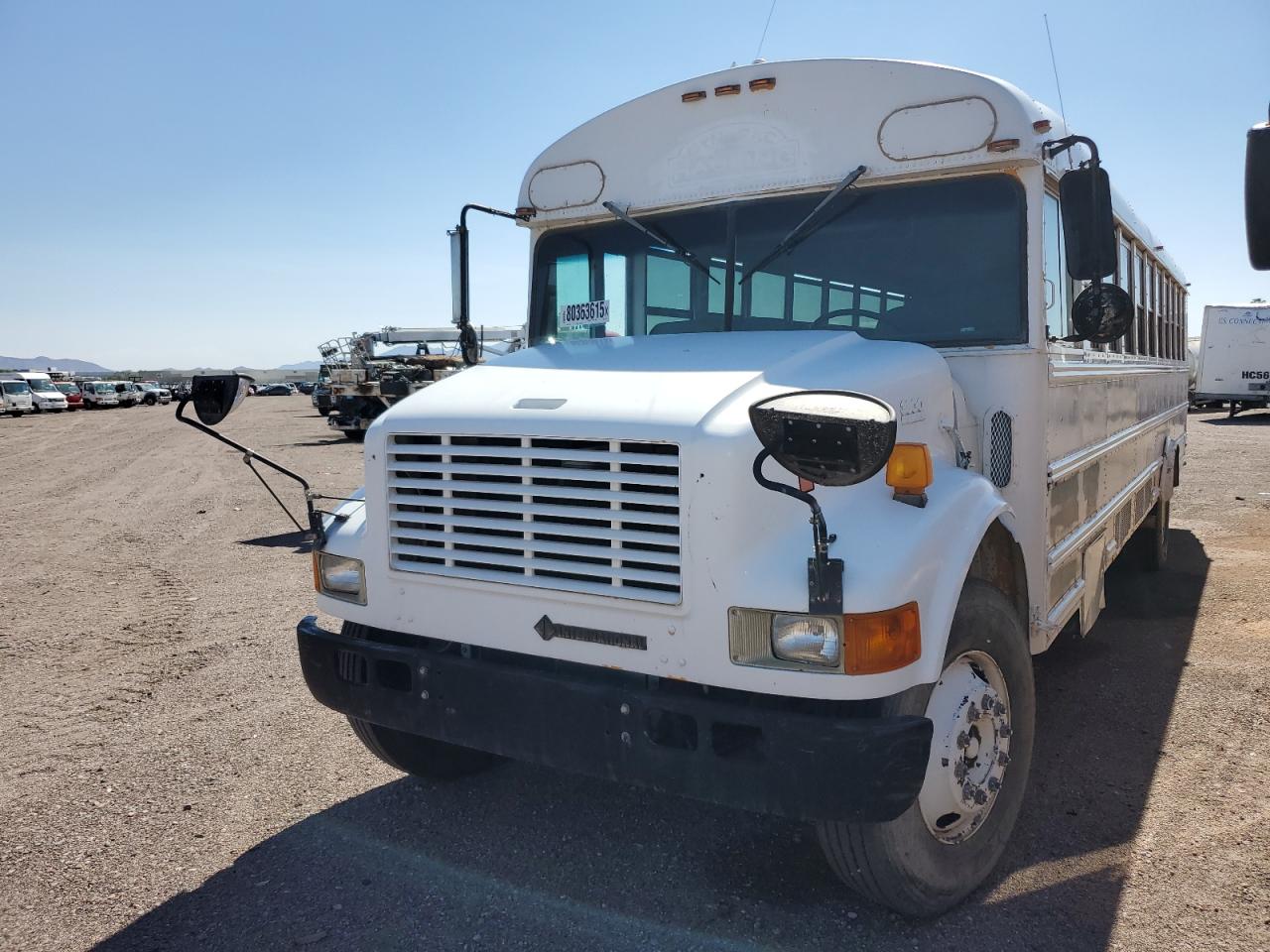 Lot #3301908449 2001 INTERNATIONAL 3000 3800