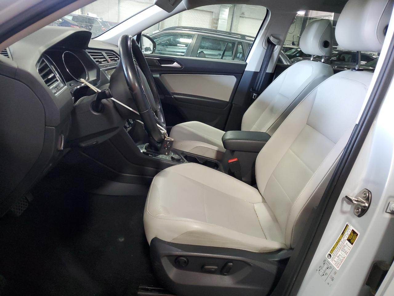 VOLKSWAGEN TIGUAN SE