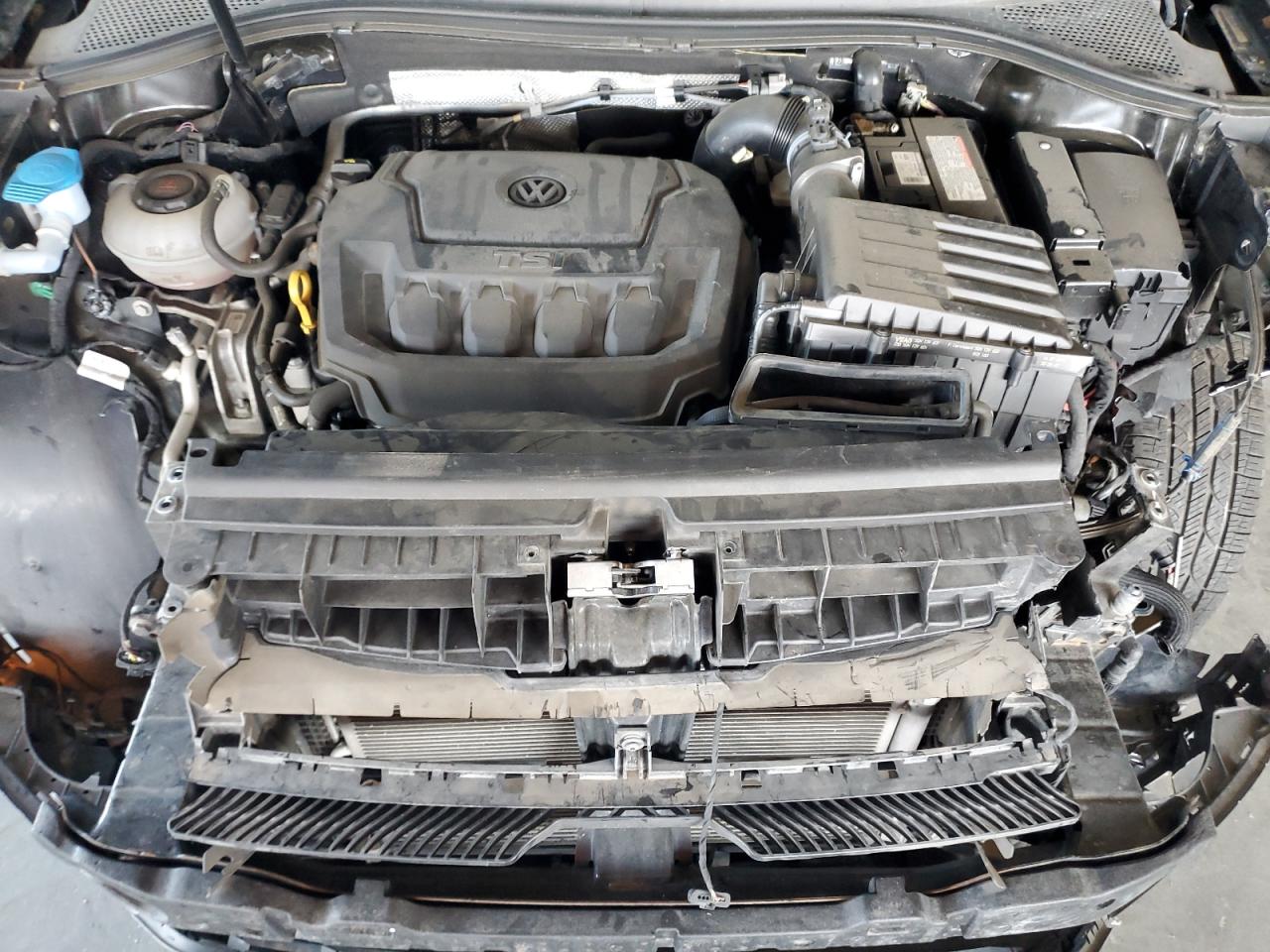 VOLKSWAGEN TIGUAN SE