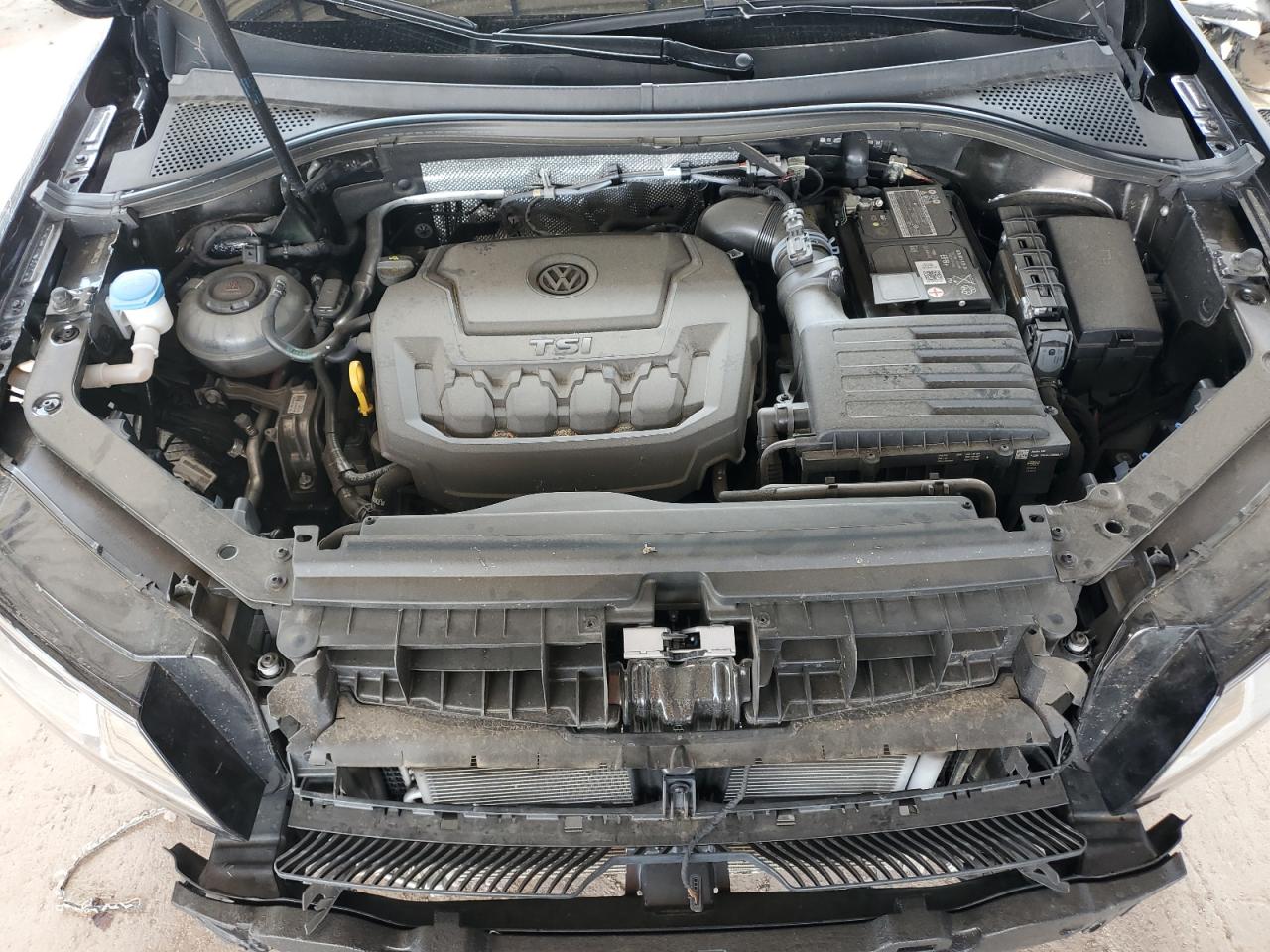 VOLKSWAGEN TIGUAN SE