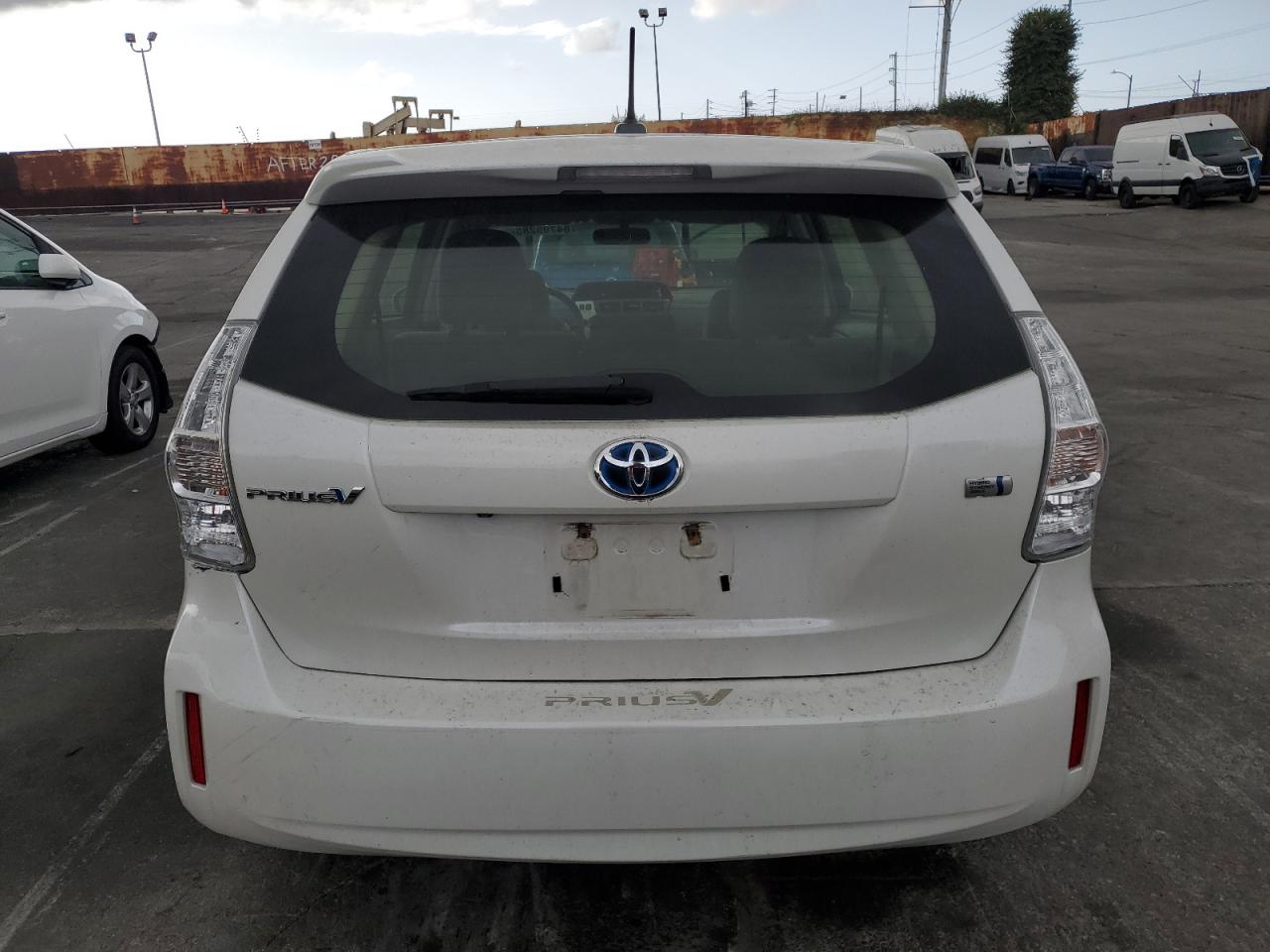TOYOTA PRIUS V