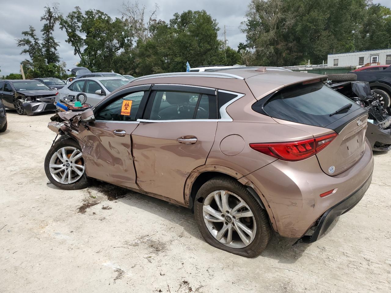 INFINITI QX30 BASE