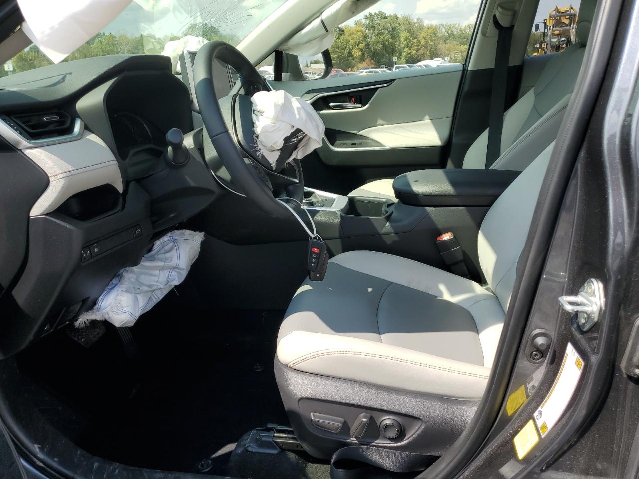 TOYOTA RAV4 XLE PREMIUM