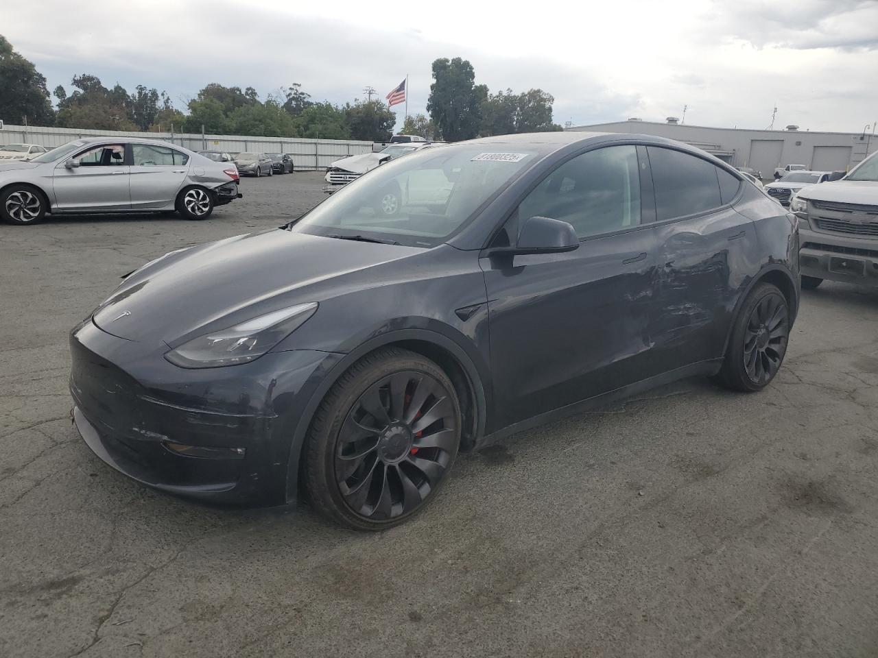 TESLA MODEL Y