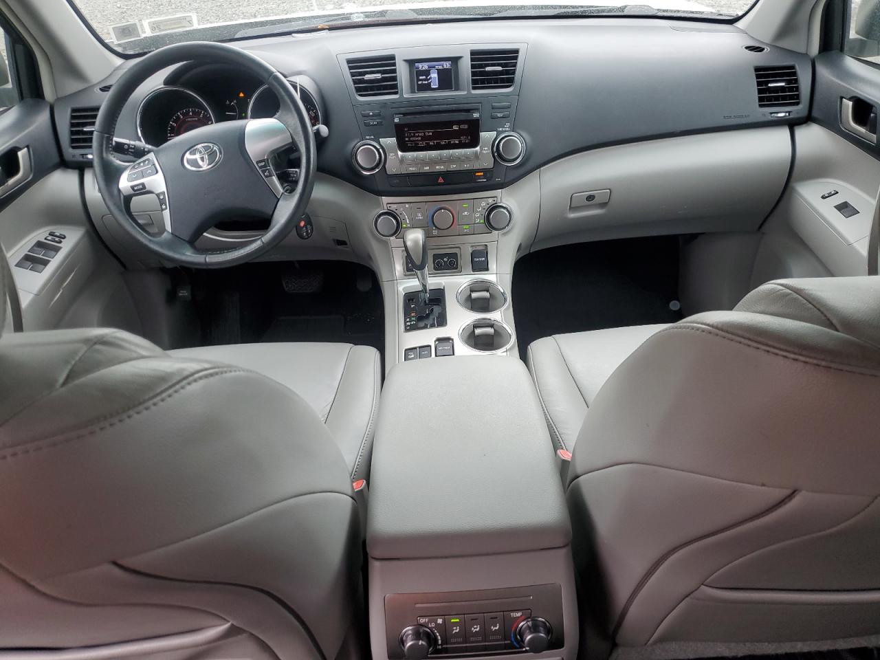 TOYOTA HIGHLANDER BASE