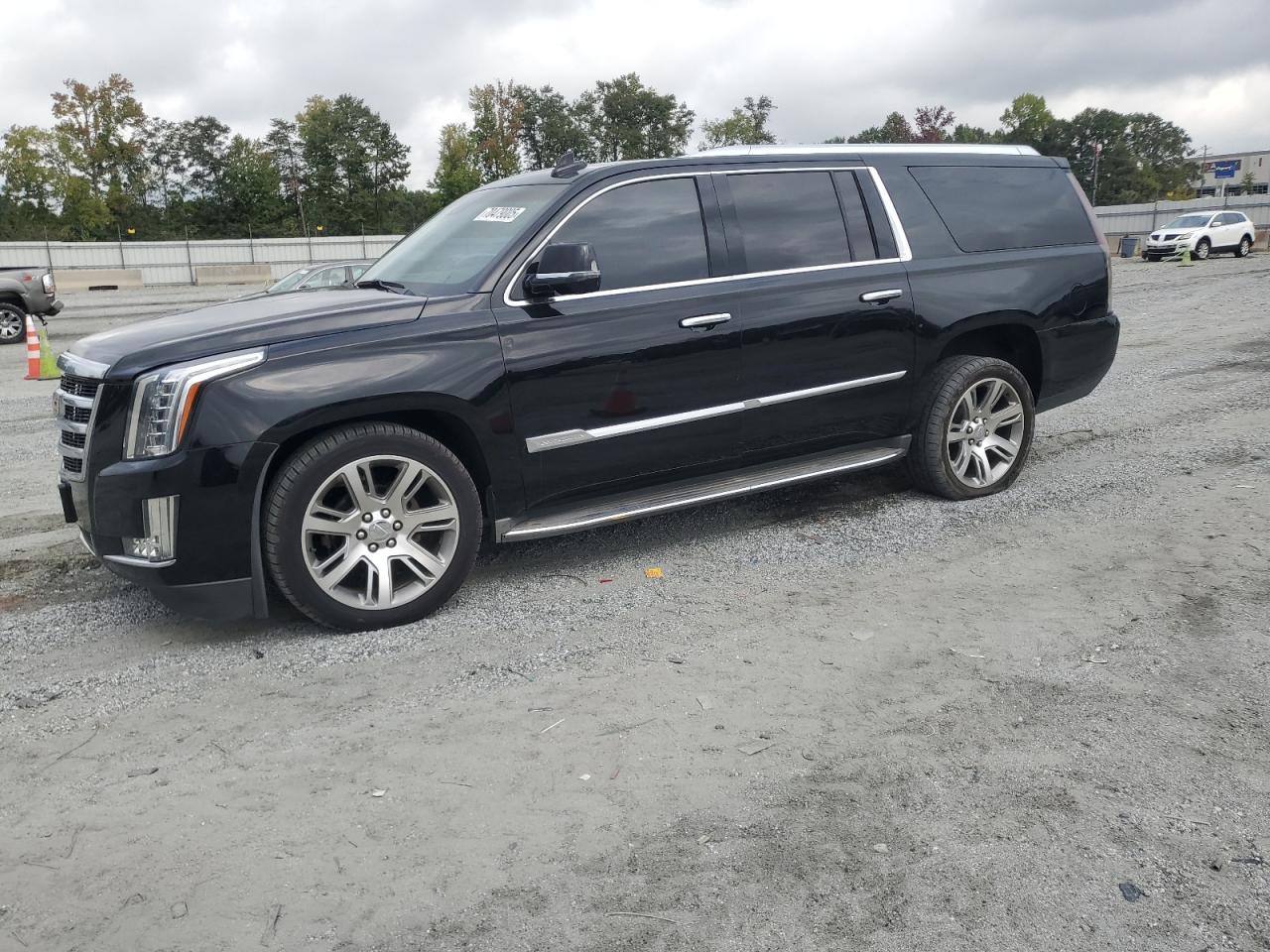 CADILLAC ESCALADE ESV LUXURY