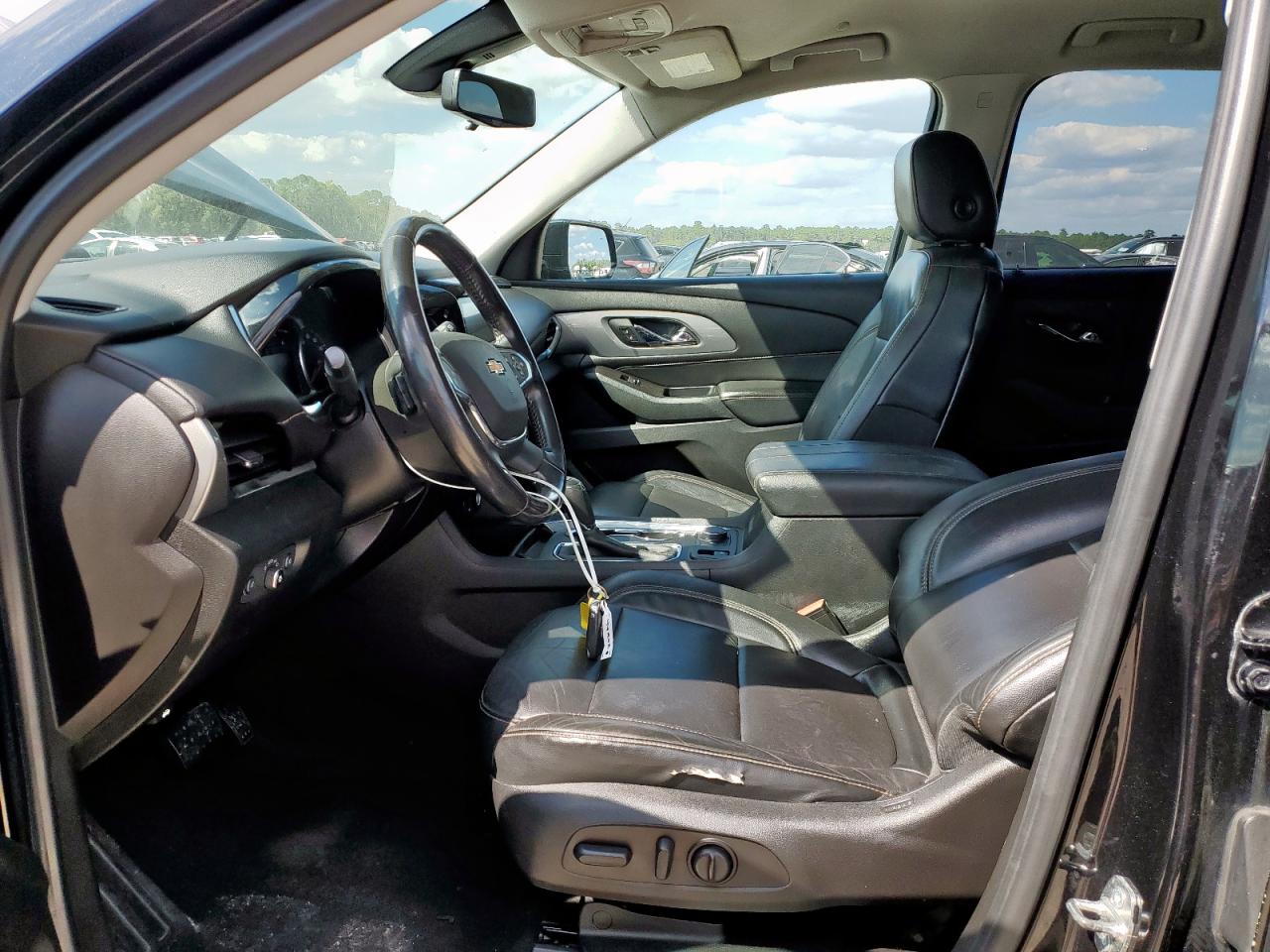 CHEVROLET TRAVERSE LT