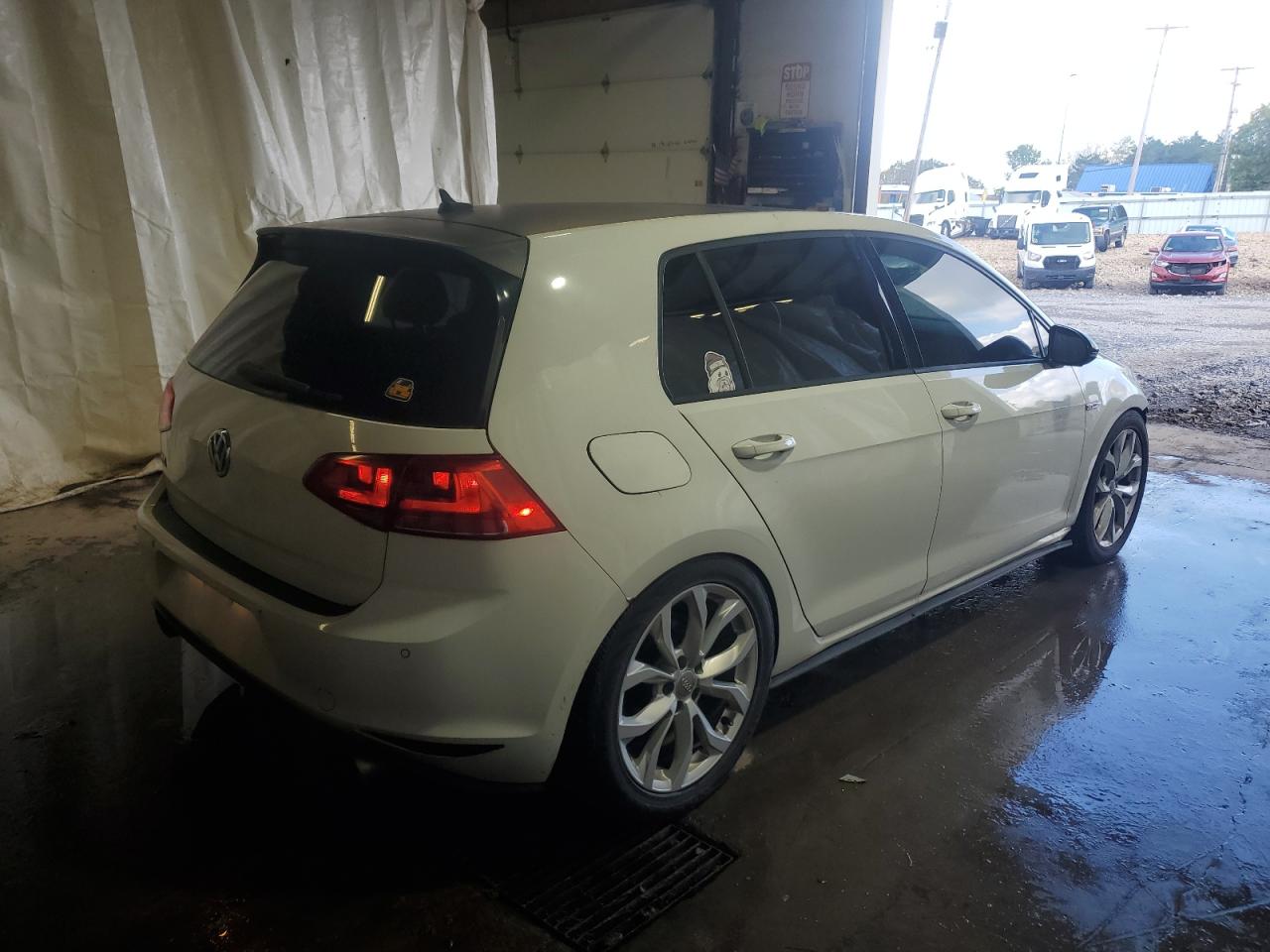 VOLKSWAGEN GOLF GTI