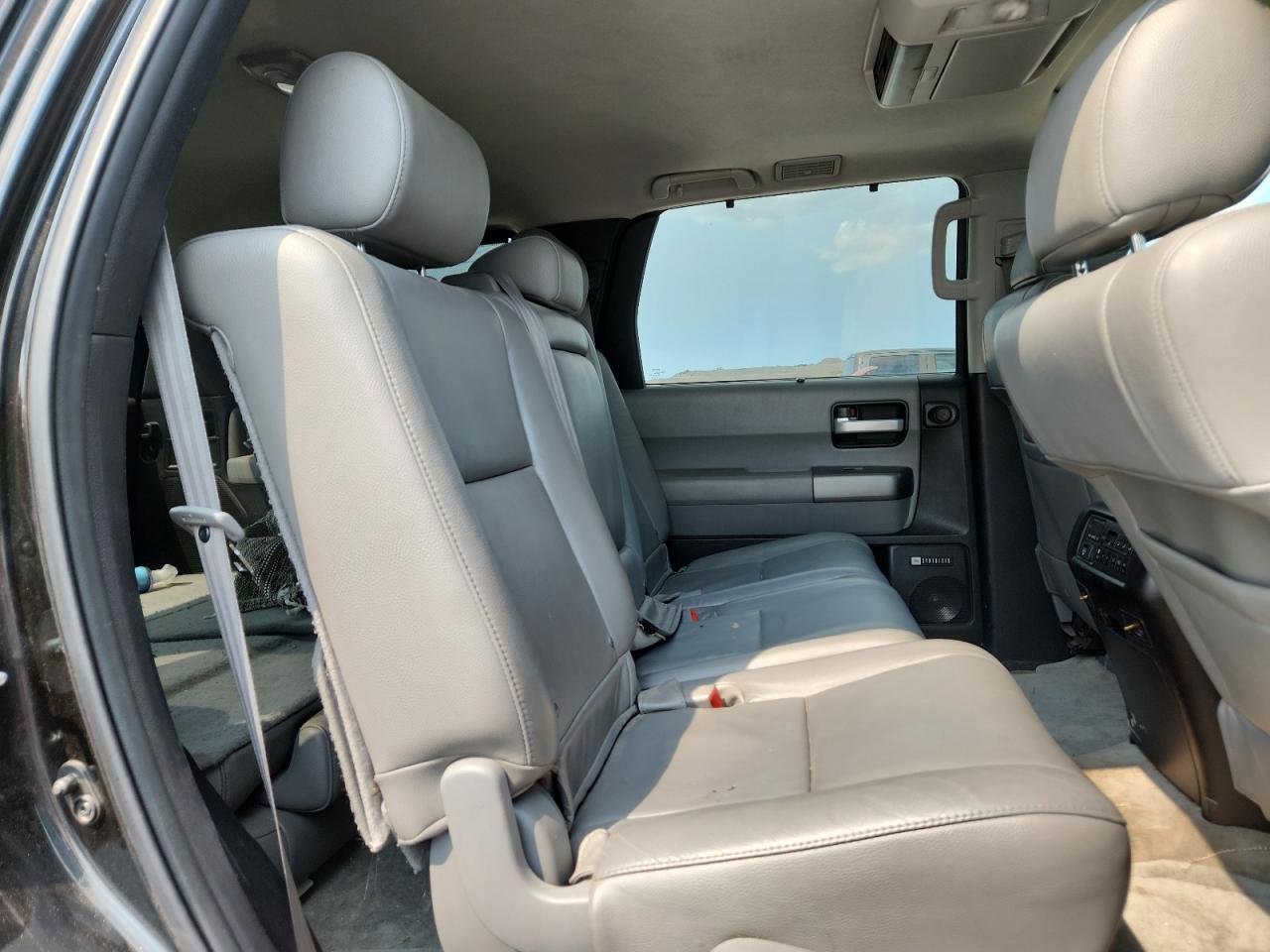 TOYOTA SEQUOIA LIMITED