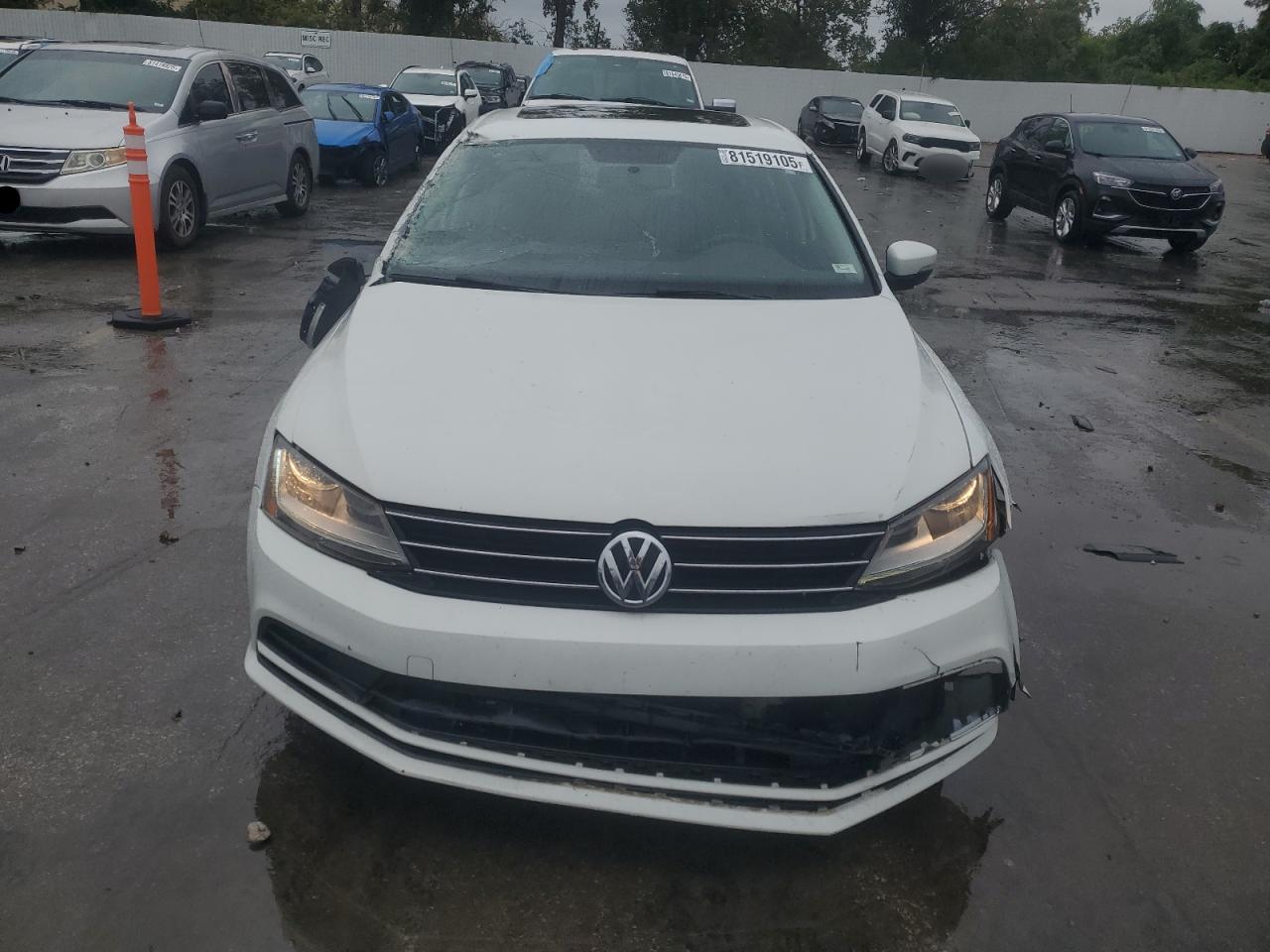 VOLKSWAGEN JETTA SE