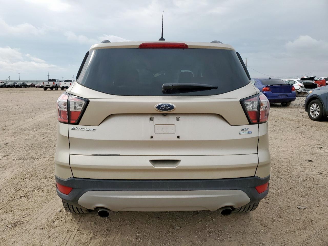 FORD ESCAPE SE