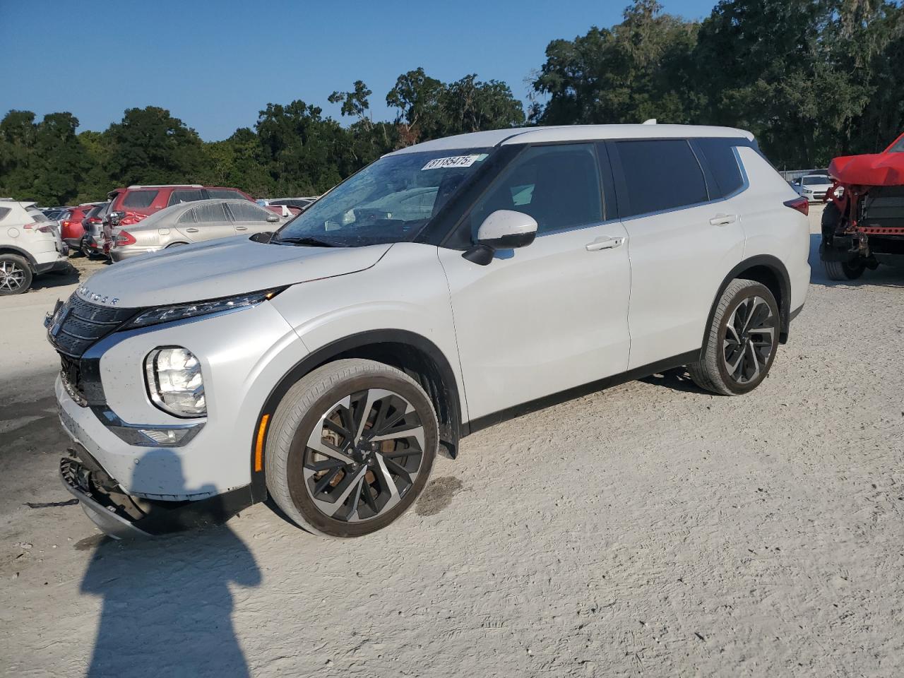 MITSUBISHI OUTLANDER SE
