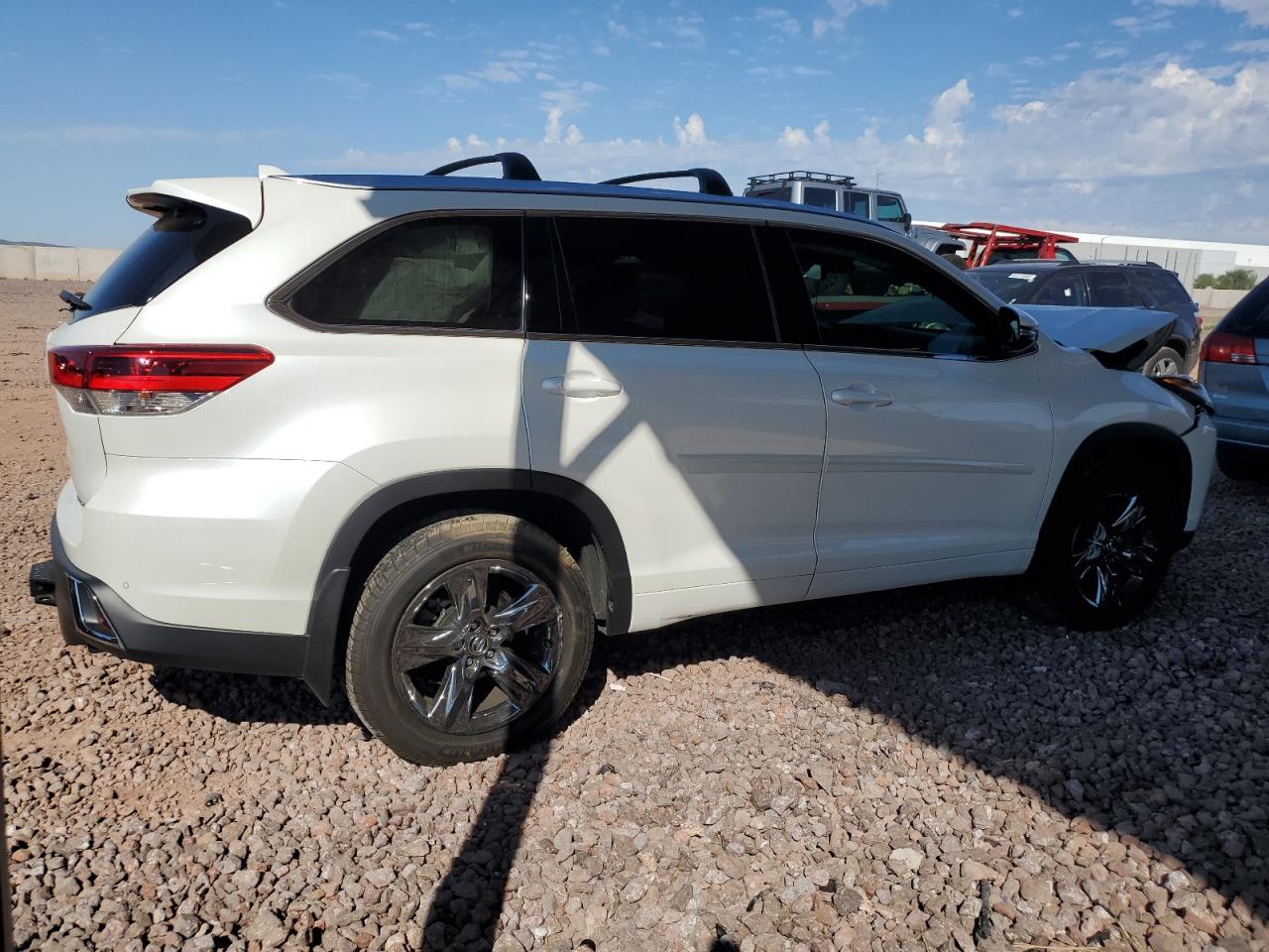 Lot #3310776957 2019 TOYOTA HIGHLANDER