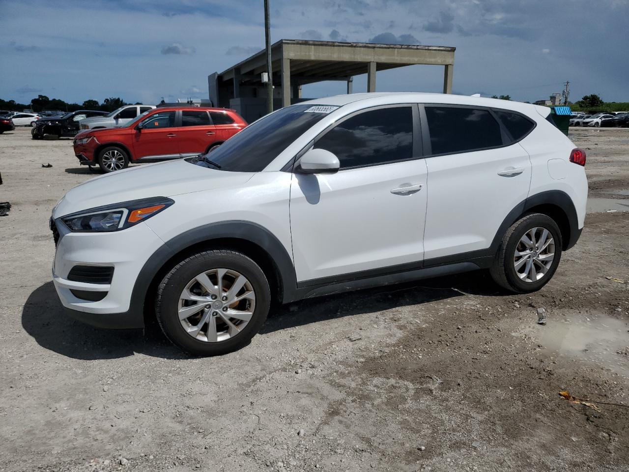 HYUNDAI TUCSON SE