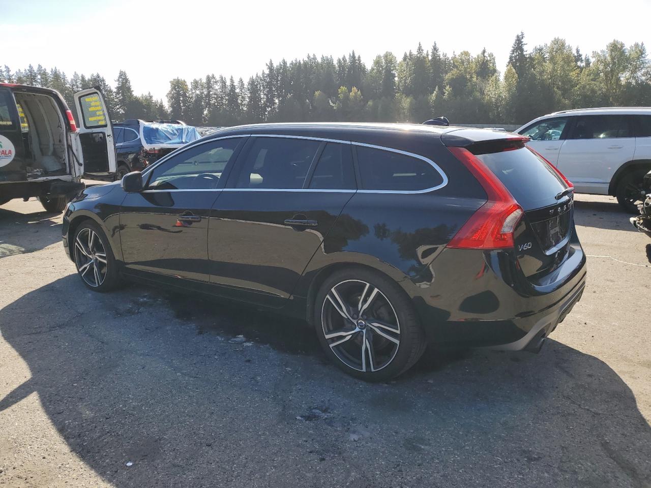 VOLVO V60 T6 R-DESIGN