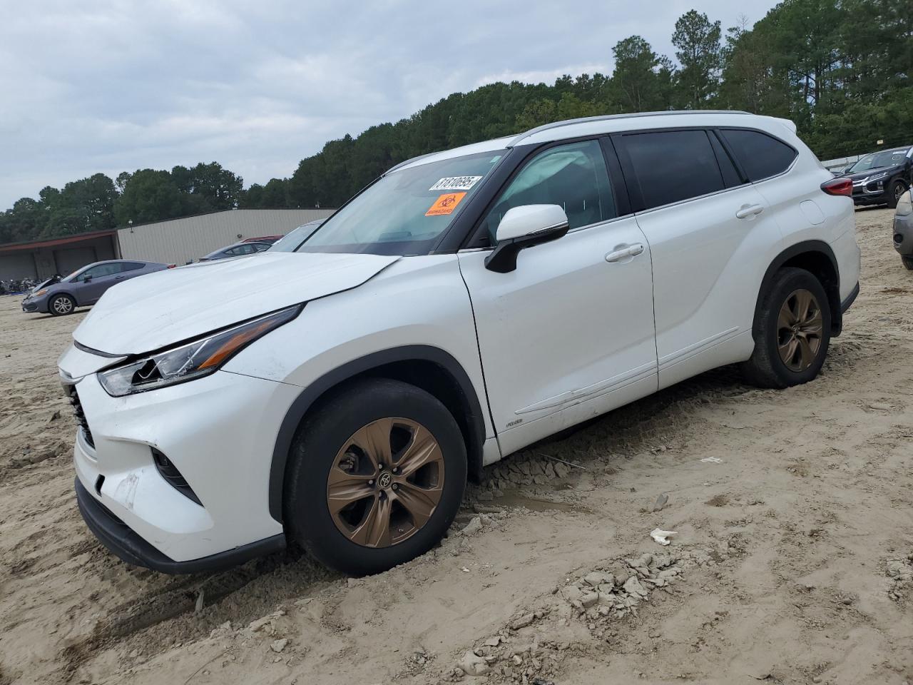 TOYOTA HIGHLANDER HYBRID XLE