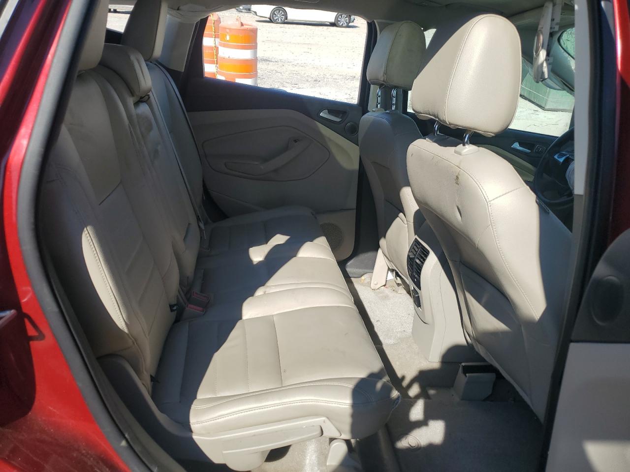 FORD ESCAPE TITANIUM