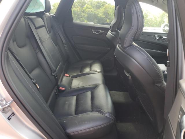 2021 VOLVO XC60 T5 IN YV4102RL4M1876001